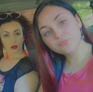 Meet your Posher, Mia